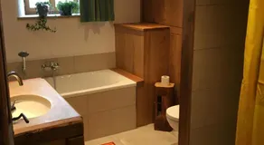 Incantevole appartamento adatto alle famiglie con sauna, barbecue e giardino | Vista sul giardino | Adatto per il telelavoro - Image 2