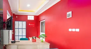 RedDoorz Syariah near Exit Toll Ciawi - Image 4