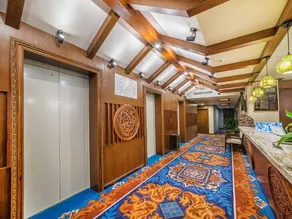 Dark Blue Hotel - Image 4