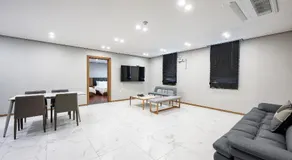 Hotel Signature - Image 3