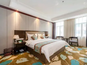 National Hotel - Image 2