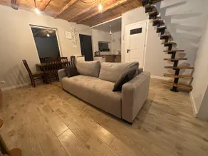 Secret Garden House - Image 2