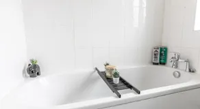 3 Bed house Near Manchester Airport - Image 4