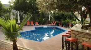 Vrisi Apartments & Villa - Image 3