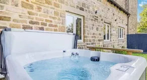 Stunning Barn with Hot Tub on a Secluded Farm - Image 5