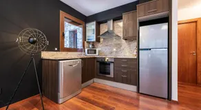Barthe Holidays I Apartamento moderno en Arinsal 4PAX I Confort, Vistas, Parking I Pic Negre - Image 3