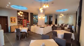 Premier Hotel - Image 3