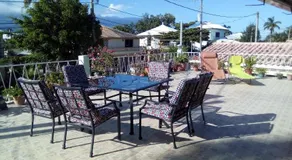 The Red Hut Inn - Image 3