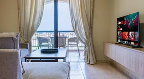 Modern 2-Bedroom Apartment with Balcony & WiFi - Image 2