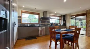 Seven Mile Beach House - 5 minutes to the Airport - Image 3