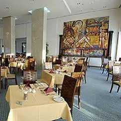 Crown Resorts Horizon Hotel - Image 2