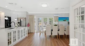 Luxury Waterfront Getaway - Image 4