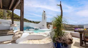 Town house with roof terrace and plunge pool - Image 3