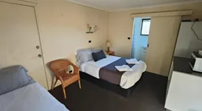 Flowerdale Hotel - Image 2