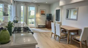 Hollywood Homes Free parking close to all things LA - Image 2