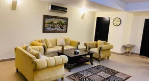 Royal Service Apartments Gulberg - Image 3