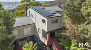 Beautiful hill side house - Image 5
