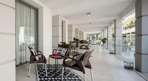 BI Hotel - Image 5