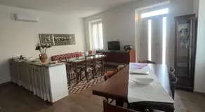 Austinu e Bingedda's Home - Image 4