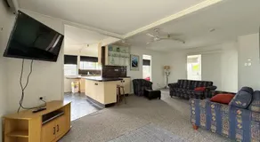 Top Level Unit With Gorgeous Waterviews - Image 2