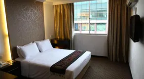 Royal Hotel - Image 4