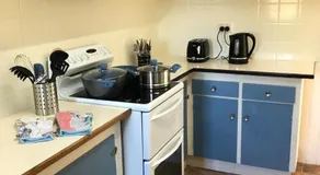 The yellow house - Image 2