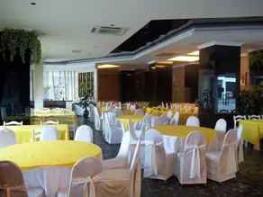 D Eastern Hotel - Image 2