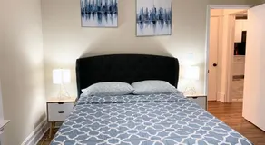 Newly renovated 4 bedroom apartment near downtown. - Image 2