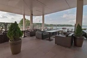 Robins Club - Image 3