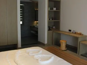 Dragon Bay Peninsula Resort Liangzi Lake Wuhan - Image 3