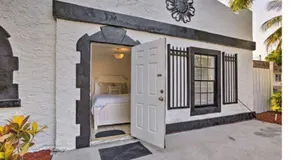 Luxury 8BR Entire Mini-Resort with Heated Pool, Tiki Bar - Tropical Paradise Near Beach! - Image 2