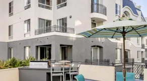 Spacious 2B 2B Apartment in Marina Del Rey with Pool - Image 4