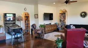 8 Mile Farm Bed & Breakfast - Image 2