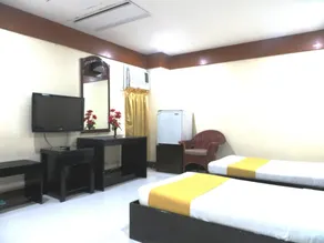 Paragon Suites - Image 2