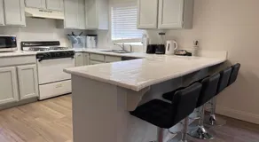 Extended Stay 3 or 4 Beds Cozy Smart Home Living - Image 4