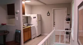 Historic Hill Apt1 - Image 4