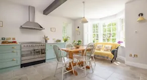 Gardener's Cottage - Image 4