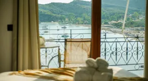 Omnia Deluxe Rooms - Image 4