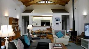 Valley View Luxury Retreat - Image 3