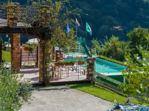 In a green and relaxing atmosphere, with pool and stunning lake view. - Image 5