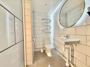 Workers • 3BR • 6 Bed • 2 bath •Parking - Image 2