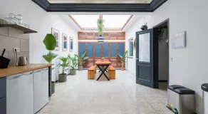 Cathedral Apartment - Image 2