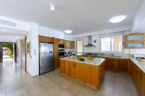 Protaras Beachfront Villa Pietra - Image 4