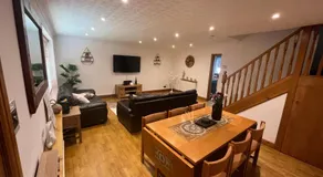 Wilford Charm Spacious 3BR Retreat in Nottingham - Image 2