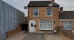 House near to CastleCourt shopping - Image 4