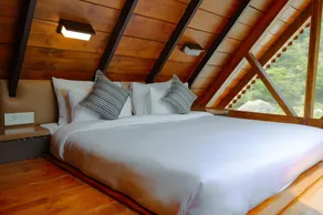 Himani Hill View Retreat - Image 5