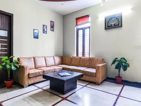 Capital O 9072 Noida Dreamz - Image 2
