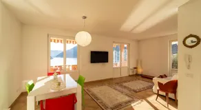 Splendida casa con terrazza vista lago e 2 garage - Image 2