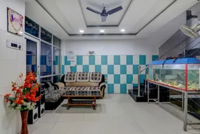 Hotel O Moon Palace Near Sahara Ganj Mall - Image 4