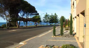 Home on the Bay on Esplanade and Buller St Kingscote-3 people in 2 nights get the 3rd night free - Image 2